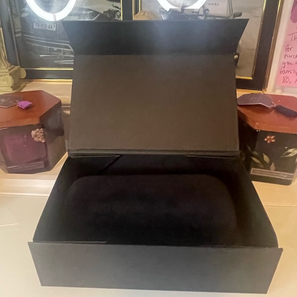 Authentic brand NEW GUCCI Sunglasses Black Green Red ❤️ comes with organizer ❤️ - Picture 6 of 12